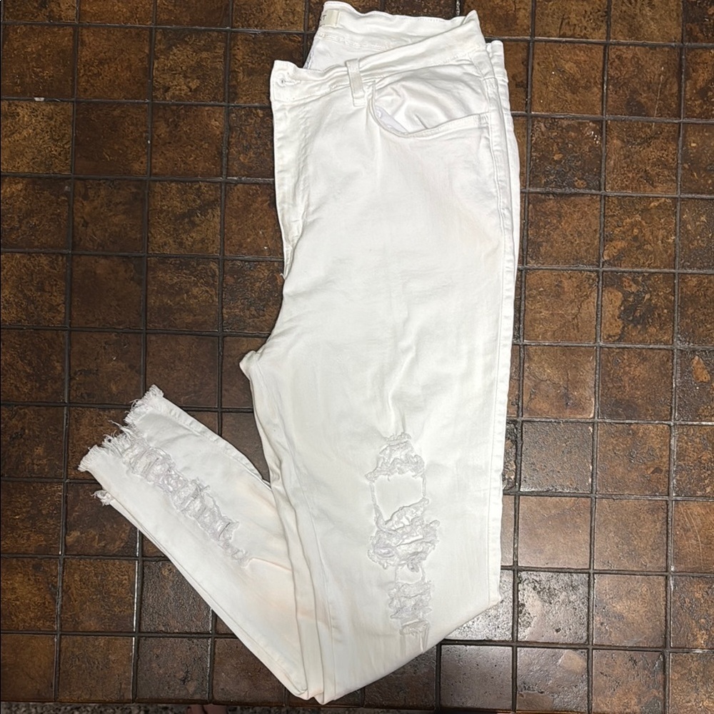 Vibrant White Distressed Denim Pants SUPER STRETCH - 2XL